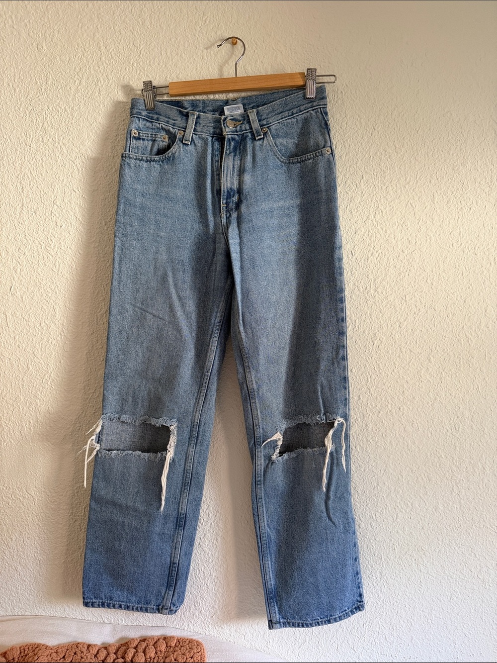 Women's Light Blue Distressed Knee-Rip Jeans